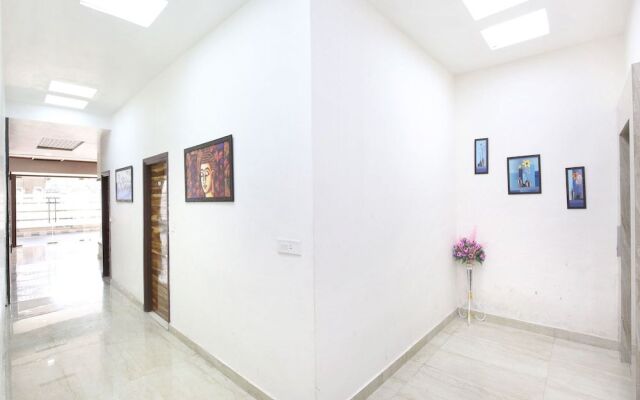 OYO 14790 Hotel Destiny Inn