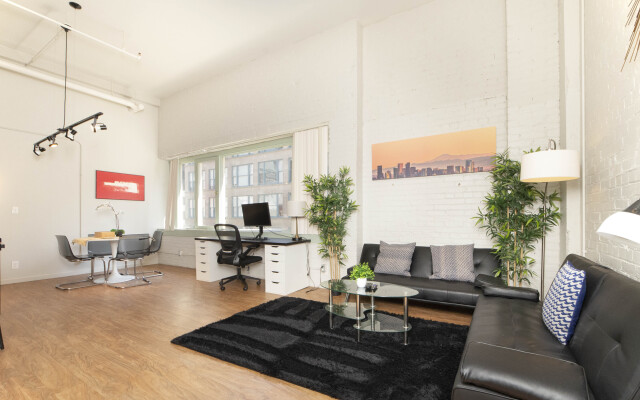 Downtown Denver 2BR Apartment | Open Plan