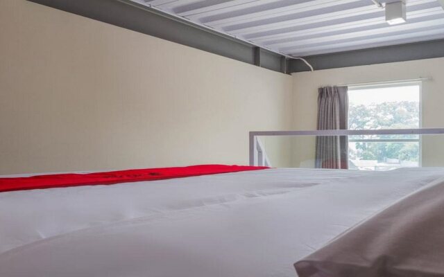 RedDoorz Plus near Rumah Mode 2