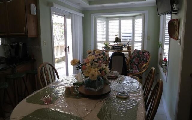 All Seasons Bed & Breakfast
