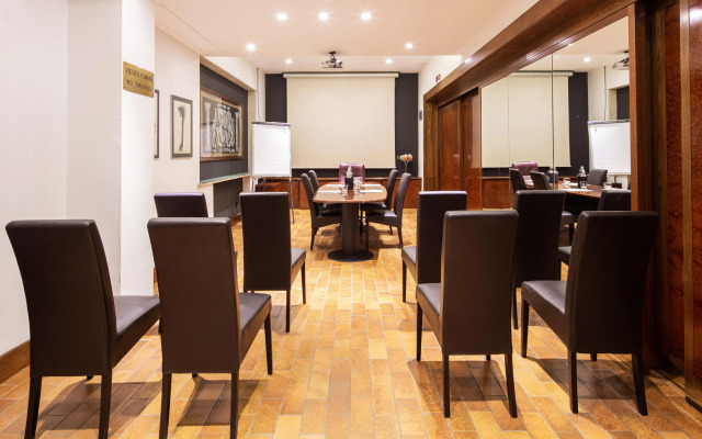 Jet Hotel, Sure Hotel Collection by Best Western