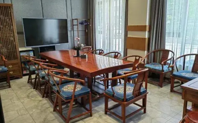 Aijudie Design Hotel (Haicheng Railway Station Darunfa)
