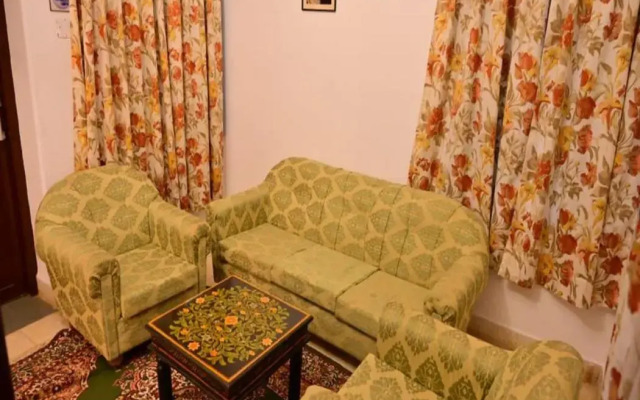 Leopard Lair Ananta Express