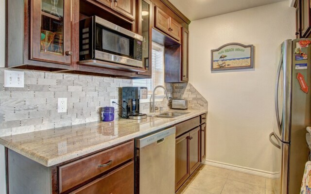 Buena Vista 3 Bedroom Condo by RedAwning