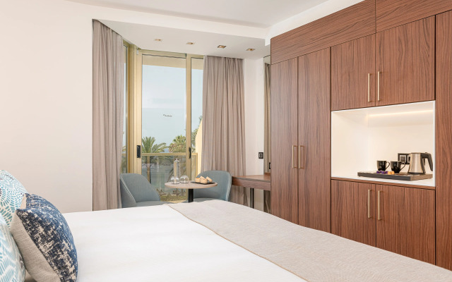 Sir Anthony Hotel