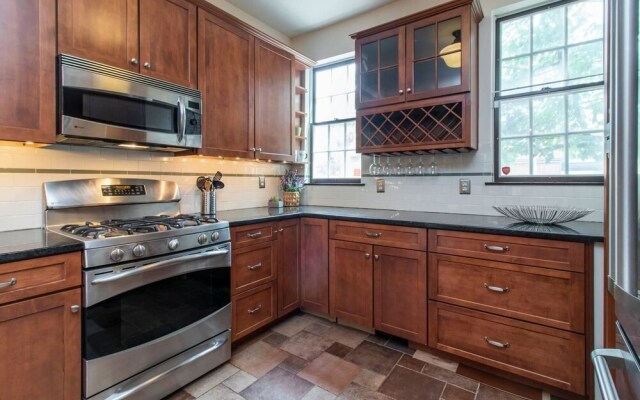 Historic Gem - City Center/patio/soak Tub