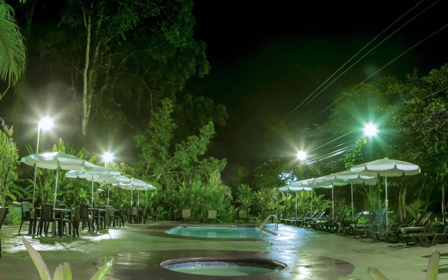 Hotel La Isla Inn