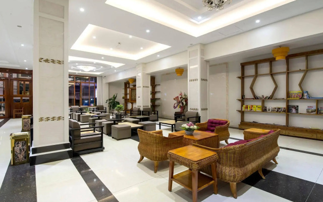 Aristocrat Residence & Hotel
