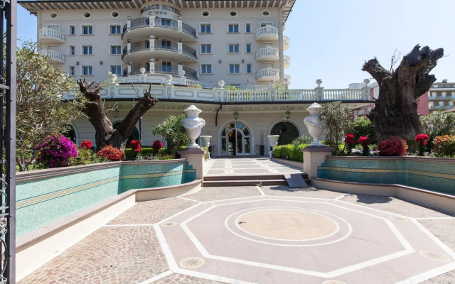 Hotel Palace