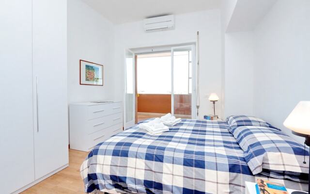 Salaria Apartment
