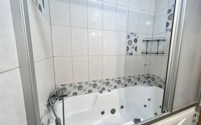 Диван и Чемодан на ул. Орджоникидзе, 30