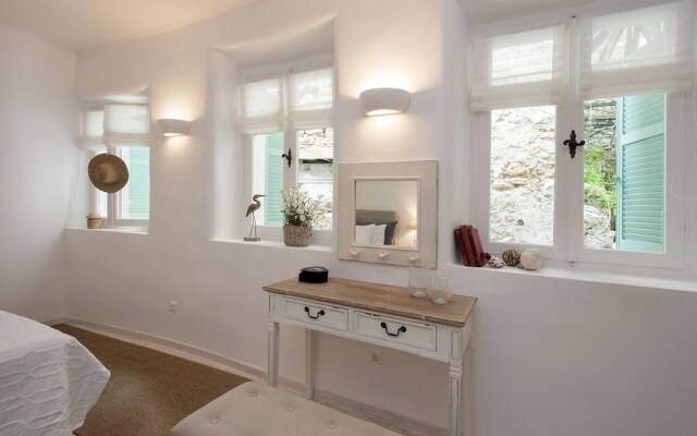 White Jasmine Cottage