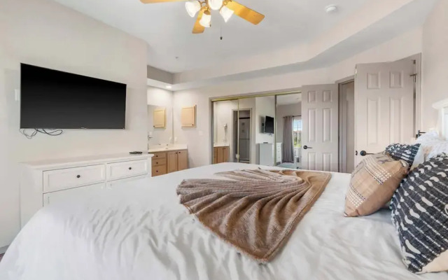 Glorious Relaxation - Golf Course Views