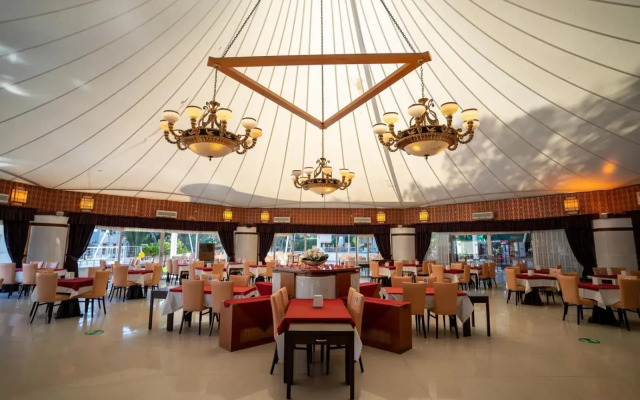 Latanya Park Resort