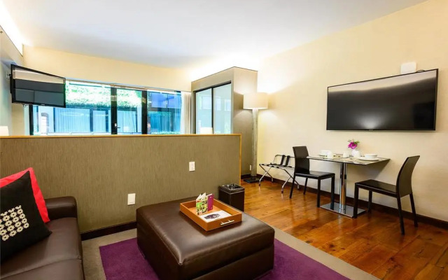 Las Suites Campos Eliseos