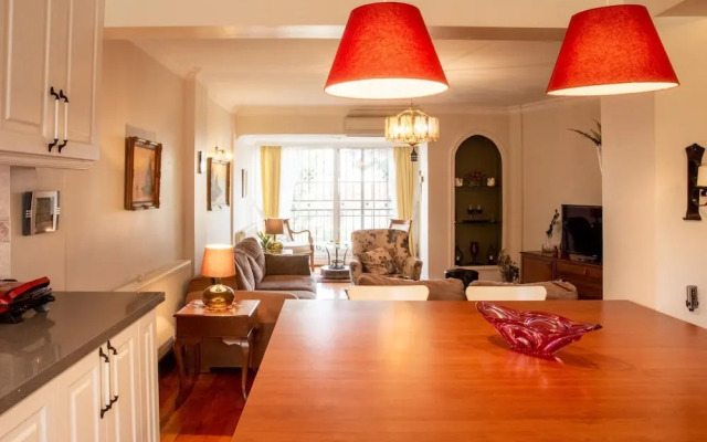 Spacious Detached House With Garden in Izmir