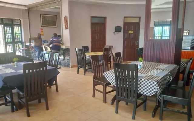 Lorycon Hotel