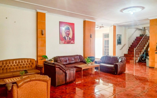 OYO 759 Hotel Dewi Sri