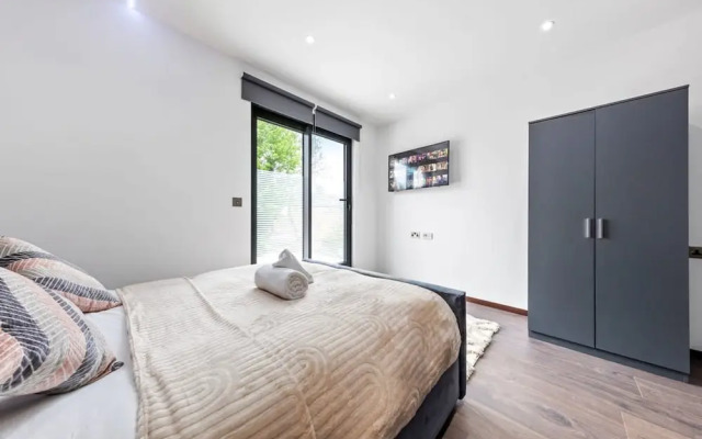 Serviced Luxury Studio Flat Golders Green Finchley