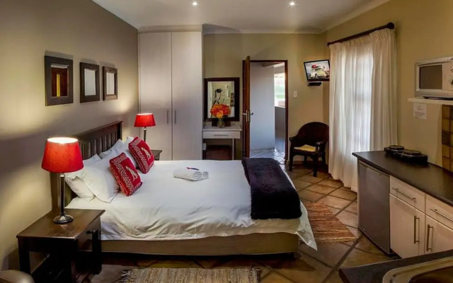 Guest Lodge, Double bed and Sofa bed max 4 Guests, Near Port Elizabeth