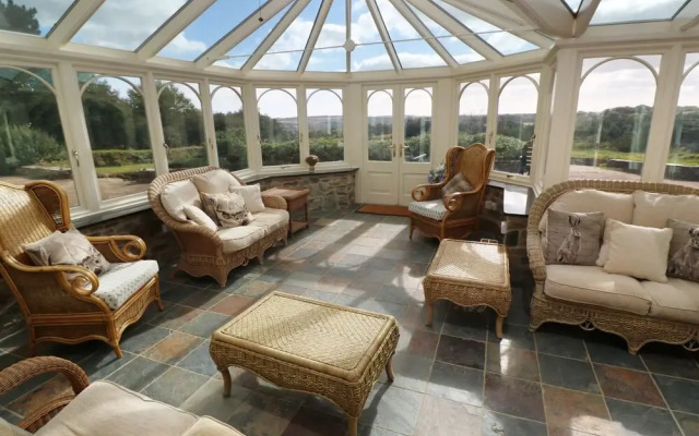 Tregoninny Vineyard and Woodland Farmhouse