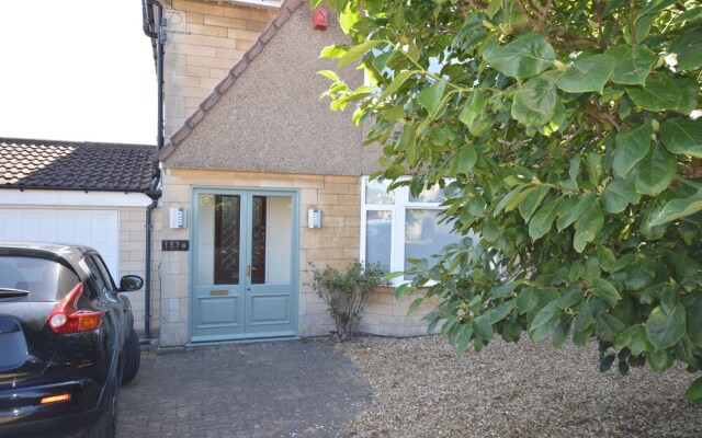Fantastic 4 Bedroom House In Bath With Garden