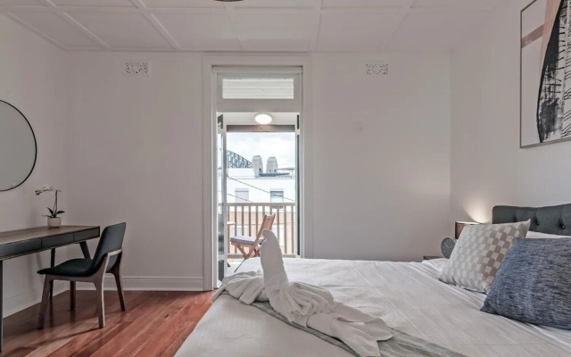 Luxurious Heritage Home with Harbour Bridge Views – Guest Rooms – Sydney