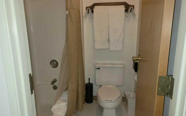 Brook Pointe Inn