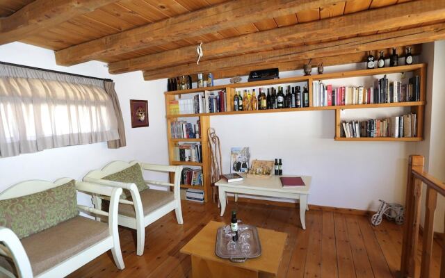 Enjoy the Great Amenities Offerd at the Mourtzanakis Residence
