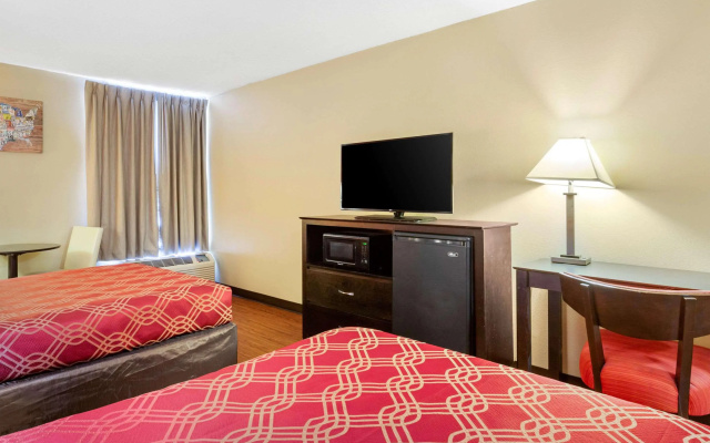 Econo Lodge Burlington I-40 - Image 7