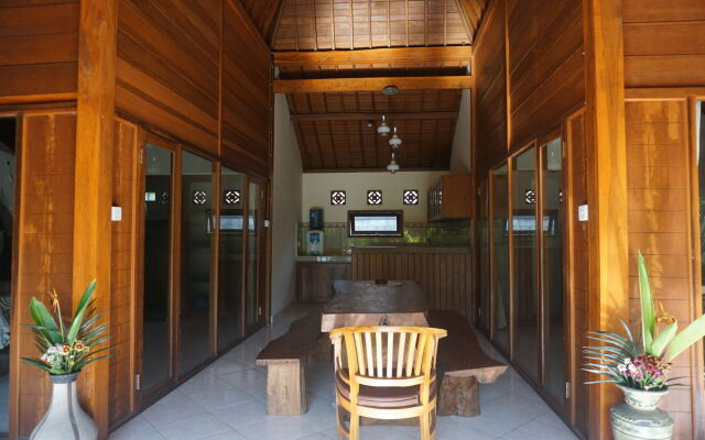 Sari Bamboo Villas