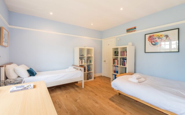 Charming Golders Green Home by Hampstead Heath