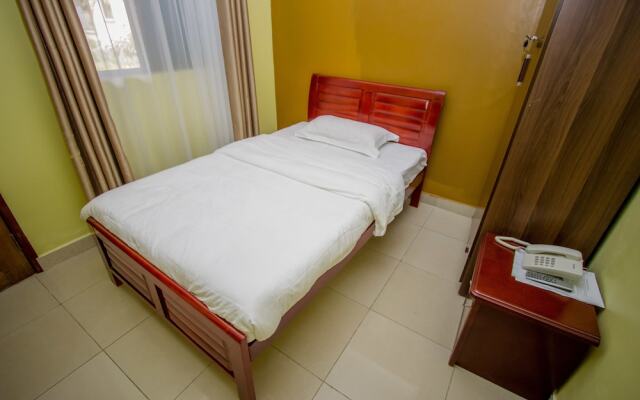 Tuzza Hotel