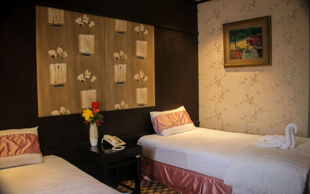 Luisita Central Park Hotel