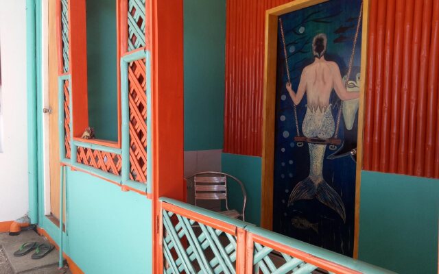 SmallFry's Beach Resort