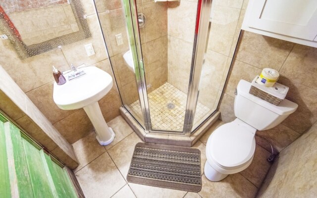 Geronimo Creek Retreat Glamping Cabin #2 - Campsite