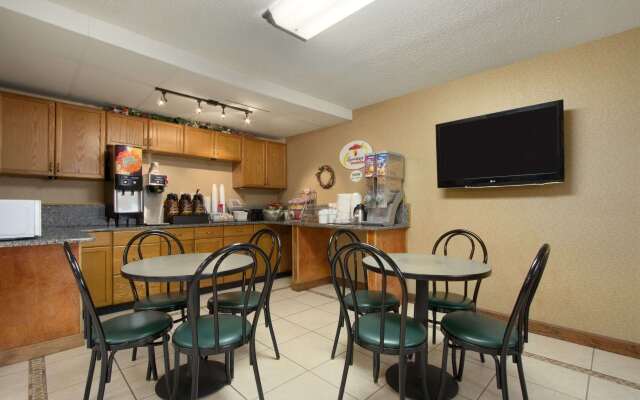 Super 8 by Wyndham Homewood Birmingham Area