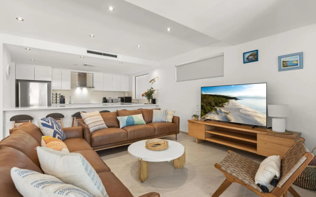 Large Outdoor Entertaining with Outdoor Kitchen and a 2 Minute Walk to Huskisson Beach – Guest Rooms – Huskisson