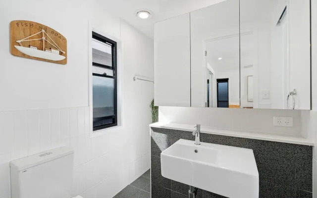 1 Bedroom Modern Townhouse in Casuarina