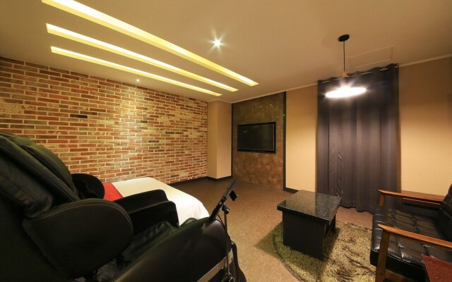 Hwagok Carlton Hotel