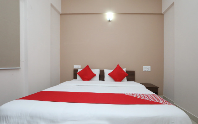 Indra Comforts By OYO Rooms