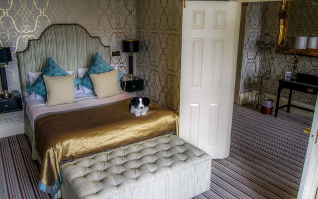 The Coed-Y-Mwstwr Hotel