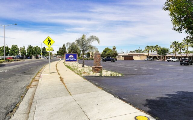 Holiday Lodge Motel Antioch