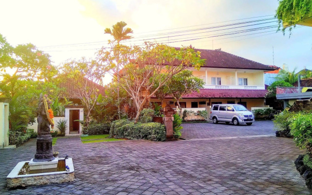 Nipuri Hotel