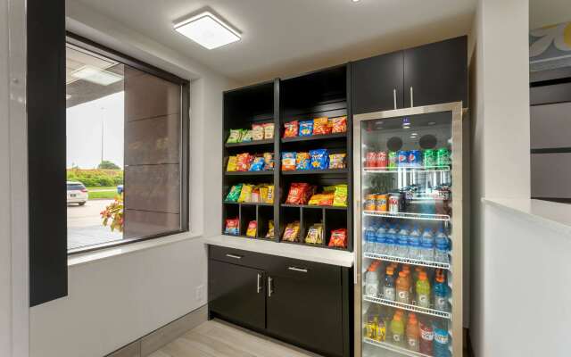 La Quinta Inn & Suites by Wyndham Des Moines West Clive