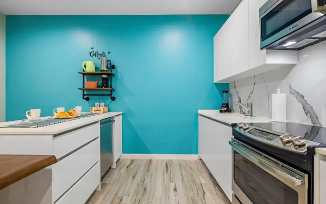 Oceanside Luxury The Cove Palm Beach 2BR 2 5BA