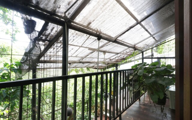 NILA HOUSE, Sharia Family Home Stay by ZUZU