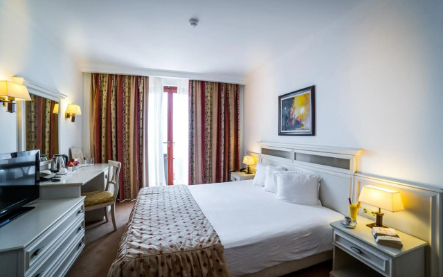Helena VIP Villas and Suites
