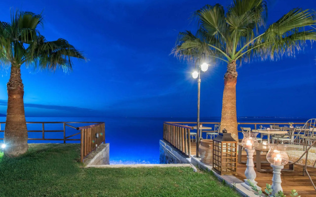 Windmill Bay Hotel