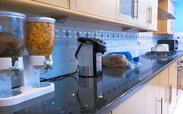 StayEasy B&B in Trendy Heart of London